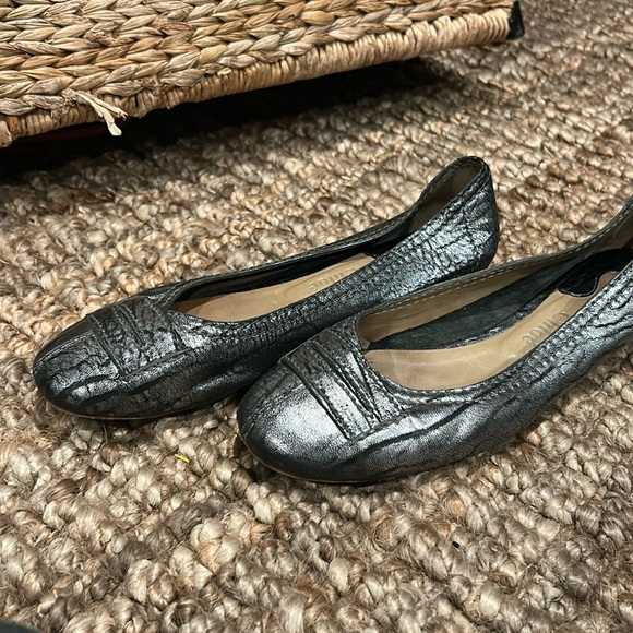 Chloe Silver Ruffled Textured Ballet Flats